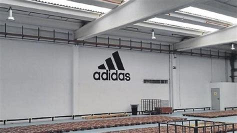 fabrica adidas caspe|Adidas ampliará el centro logístico de Caspe en 2020.